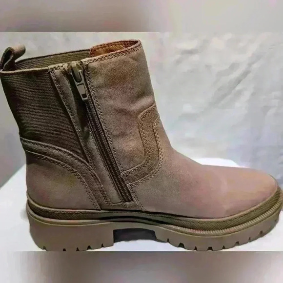 Lucky Brand Eabile Light Brown Leather Chelsea Chunky Lug Ankle Boots - Picture 7 of 13